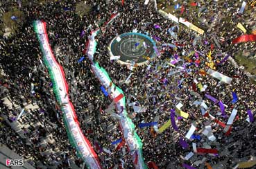 حضور مردم در تظاهرات 22 بهمن، آن طور که برخی می‌گویند از «احساسات» مردم نشأت می‌گیرد یا از «شعور» آنها؟